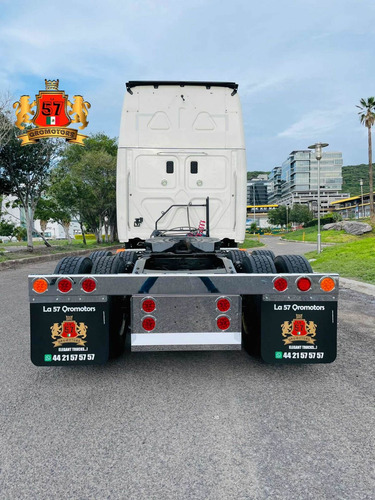 Imagen 6 de 15 de Tracto Cascadia