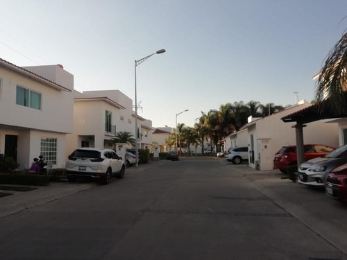 Imagen 4 de 12 de Casa Sola En Renta Misión Privadas Residenciales