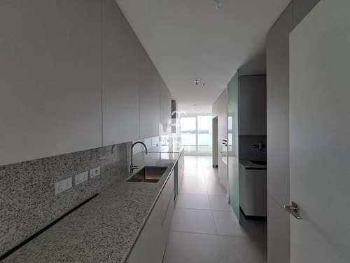 Venta Residencia De Alta Gama 4 Dormitorios En Suite Punta Del Este - Le Parc Iii - Ref : Pbi13701