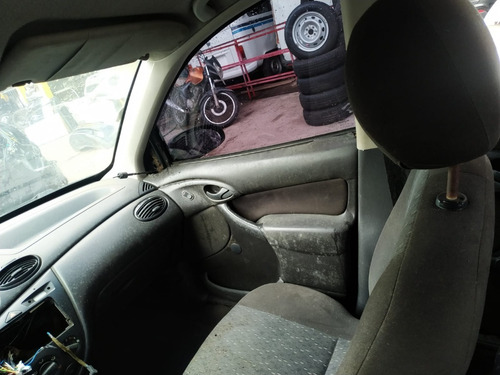 Imagem 11 de 14 de Sucata Ford Focus 1.6 8v Gasolina Manual Ano 2005