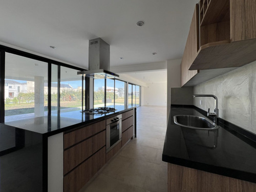 Casa A Estrenar En Venta En El Rebenque, Canning
