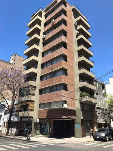 Venta. Rosario Ambiente Único Con Gran Balcón. Roca Esquina Urquiza. 