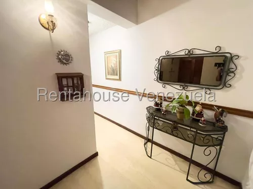 Casa En Venta En La Tahona
