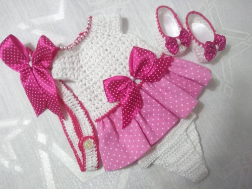 Roupa Baby Alive Em Crochê E Pano Rosa E Branca Com Tiara