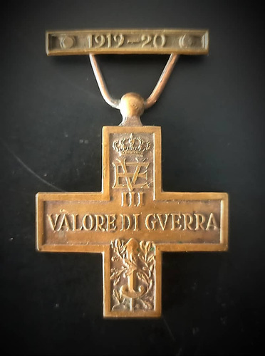 Antigua Medalla Cruz Al Merito Vittorio Emanuele Iii..! 1919