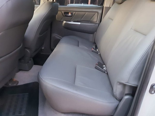Imagem 9 de 12 de Hilux 2.7 Srv 4x2 Cd 16v Flex 4p Automático