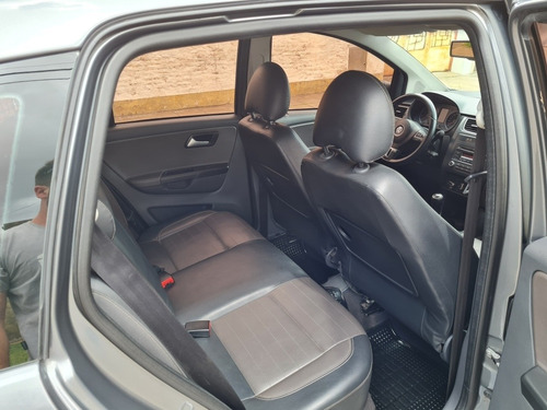 Volkswagen Suran 1.6 Highline 101cv Cuero 2013