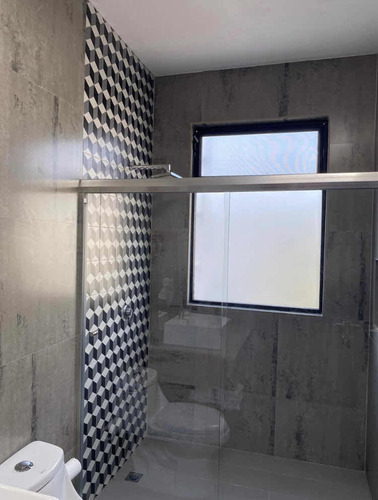 Casa De 3 Recámaras 3 Baños Completos Y Un Medio Baño
