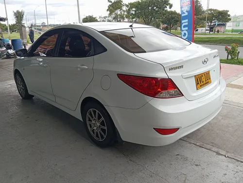 Hyundai Accent 1.6l 4 p