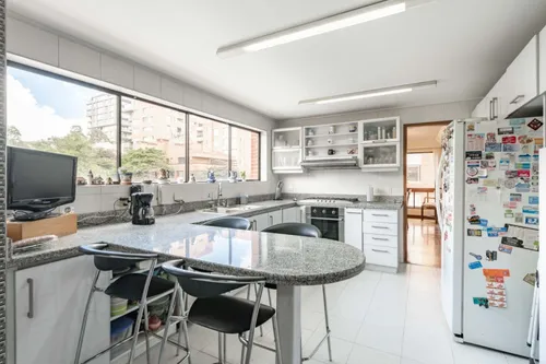 Apartamento En Venta En El Chicó. Cod V19948