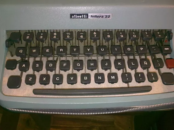 Máquina De Escribir Olivetti Lettera 32 Excelente Cinta Nuev