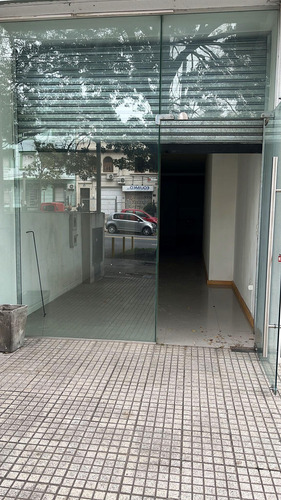 Imagen 2 de 4 de Local Comercial Pocitos Avenida