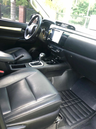 Toyota Hilux 2.8 Cd Srx 177cv 4x4 At 2017