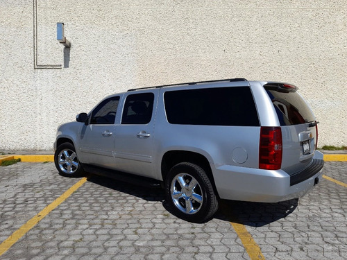 Imagen 8 de 15 de Chevrolet Suburban 2013