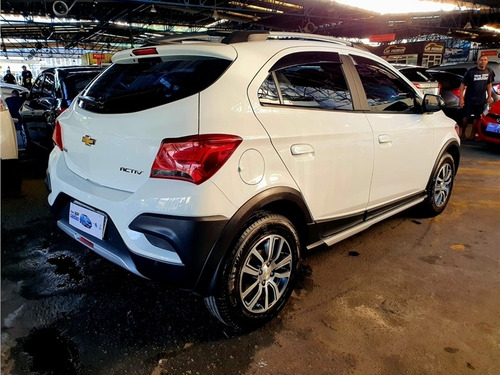 Imagem 6 de 11 de Chevrolet Onix 1.4 Mpfi Activ 8v Flex 4p Manual