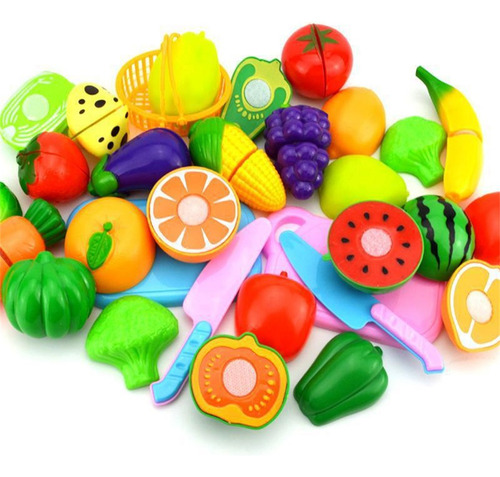 Juguete De Plástico Para Niños Con Frutas Cortadas En La Coc