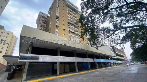 Apartamento En Plena Avenida Las Delicias, Maracay. Ljsa 24-17711