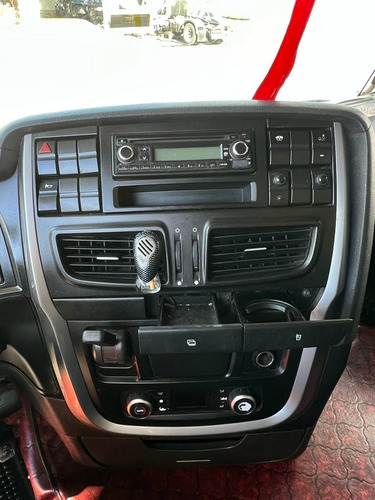 Imagen 11 de 14 de Iveco Hi Way 440