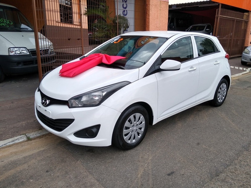 Imagem 4 de 15 de Hyundai Hb20 2013 1.6 Comfort Flex 5p