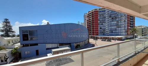 Imagen 4 de 9 de Apartamento En Venta Anual De 1 Dormitorio Y Medio Con Cochera En Peninsula - Punta Del Este
