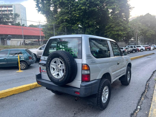Imagen 4 de 12 de Toyota Meru 4x4