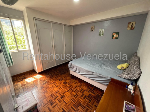 Amplio Apartamento En Venta, Urb. Los Caobos