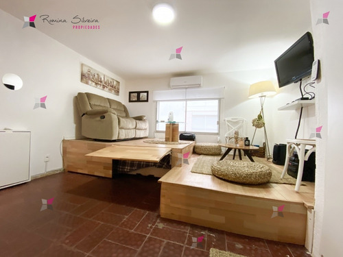 Venta Apartamento En Peninsula, Monoambiente Reciclado- Ref: 9645