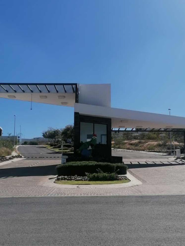 Terreno En Zibatá, Qro. Frente A Campo De Golf