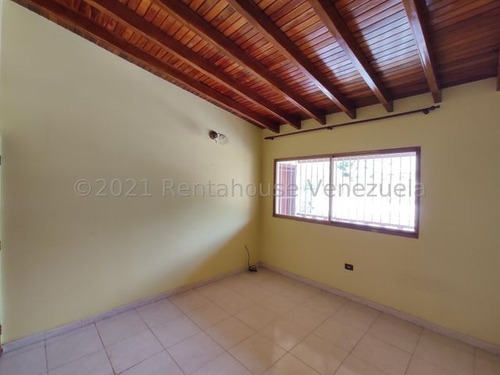 Imagen 20 de 27 de Urbanizacion Barrio Sucre Casa Quinta Maracay, Vp 22-11048 Vanessa Puerta 0412-4625364