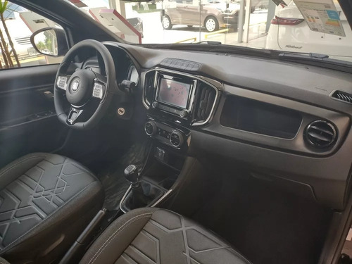 Imagen 20 de 25 de Fiat Strada Volcano 2023 Carga Empresa Entrega Rapida 0km B