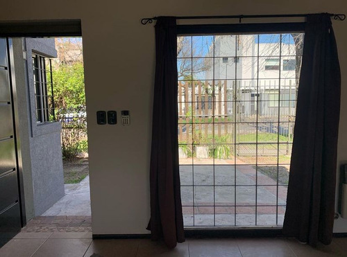Casa , Una Habitación Con Placard, Un Baño, Estar Comedor