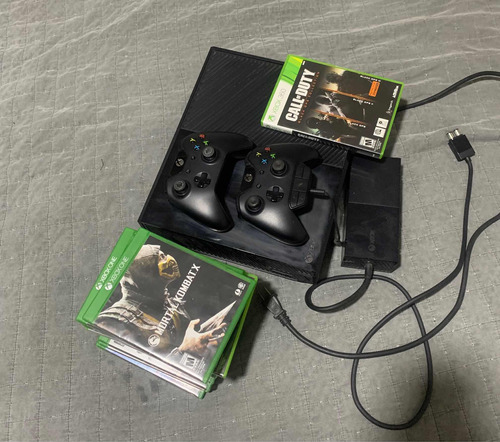Xbox One, 2 Controles, 14 Juegos