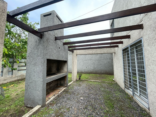 Villa Allende Centro En Housing , Alquiler 2 Dormitorios. Asador. Gas Natural