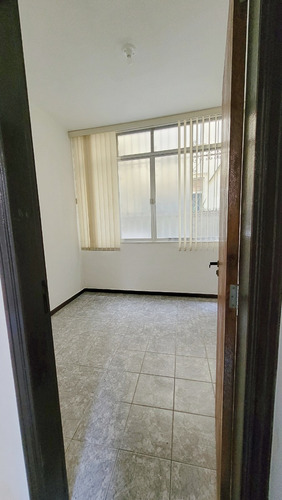 Maravilhoso Apartamento Com Área Externa Na Tijuca - Metrô