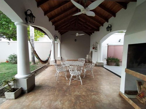 Casa En Venta En Argüello | Una Planta