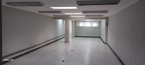 Local De Dos Niveles, Excelente Sector, Centro De Temuco