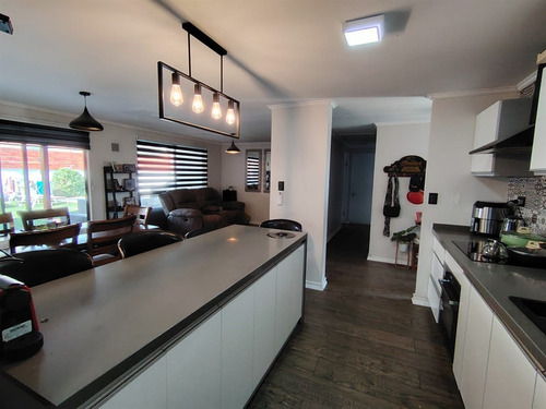 Casa En Venta Con Acceso A Laguna Artificial