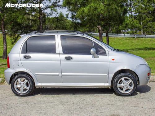 Imagen 6 de 25 de Chery Qq3 Confort 1.1 Extra Full | Permuta / Financia
