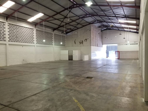 Excelente Galpón Para Uso Comercial, Industrial, O Almacén