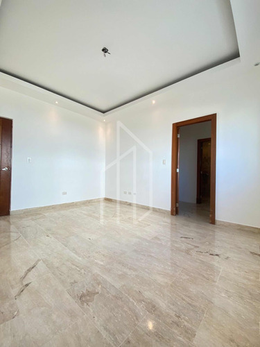 Apartamento En Venta De 3 Hab. En Lo Cacicazgo