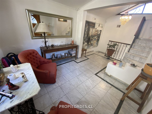 Casa En Venta De 4 Dorm. En Las Condes