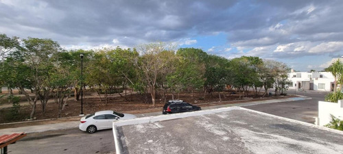 Casa En Renta En Las Americas. 3 Recamaras, 1 Baño Y Medio, Cochera Techada.