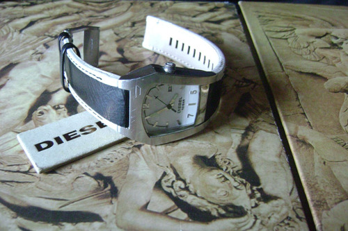 Relógio Diesel Pulseira Em Couro Bicolor