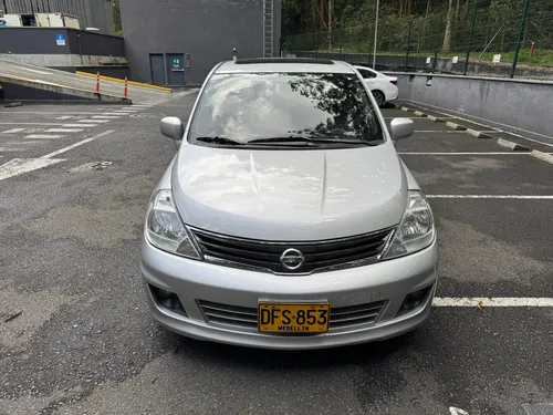 Nissan Tiida Premium 2012 Hb Automatico
