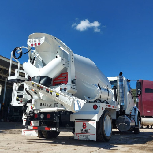 Imagen 2 de 10 de Trompo Hormigonera Minero 4m3, Chasis International 8600