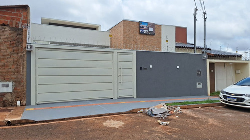 Casa Nova, Com Piscina Com Hidro E Iluminação, Sistema De Segurança, Internet, Pronta Para Morar