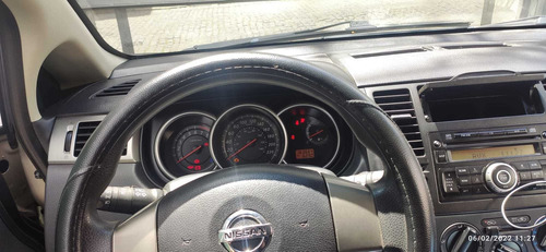 Nissan tiida hb 1.8 Premium Mt