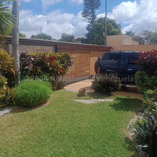 Ss: Vende Casa 24-13892 En Cumbres De Curumo De 832 M2. De 5h/7b/4pe
