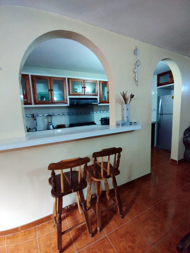 En Venta Apartamento En Campo Claro. Residencia, El Pedregal