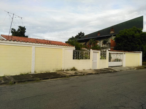 Imagen 2 de 14 de Quinta En Barrio Sucre Maracay Aragua